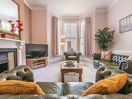 Posh Holiday Home in Plymouth near Royal William Yard