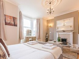 Posh Holiday Home in Plymouth near Royal William Yard