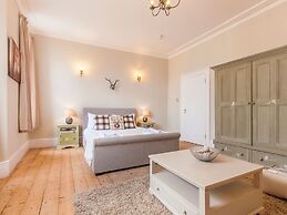 Posh Holiday Home in Plymouth near Royal William Yard