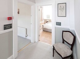 Posh Holiday Home in Plymouth near Royal William Yard