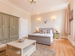 Posh Holiday Home in Plymouth near Royal William Yard