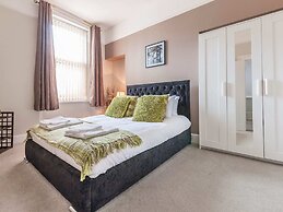 Posh Holiday Home in Plymouth near Royal William Yard