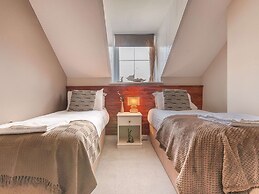 Posh Holiday Home in Plymouth near Royal William Yard