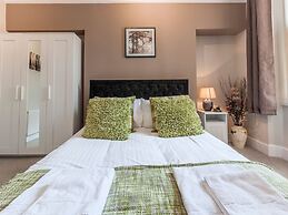 Posh Holiday Home in Plymouth near Royal William Yard