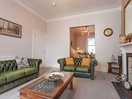 Posh Holiday Home in Plymouth near Royal William Yard