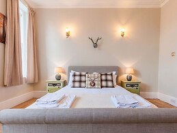 Posh Holiday Home in Plymouth near Royal William Yard