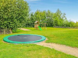 Ideal Holiday Home in Gijverinkhove With Terrace, Garden