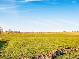 Ideal Holiday Home in Gijverinkhove With Terrace, Garden