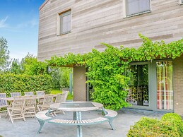 Ideal Holiday Home in Gijverinkhove With Terrace, Garden