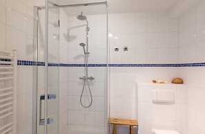 Attractive Apartment near Center & Beach