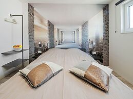 Vintage Holiday Home in Visé Richelle near City Center