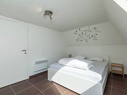 Lovely Holiday Home in Adinkerke With Fenced Garden