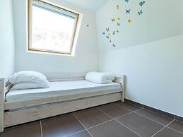 Lovely Holiday Home in Adinkerke With Fenced Garden