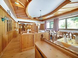 Cosy Holiday Home in bad Goisern With Balcony