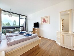 Cosy Holiday Home in bad Goisern With Balcony