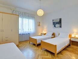 Apartment Ideal for Families With Pets