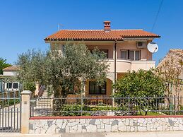 Apartment Ideal for Families With Pets