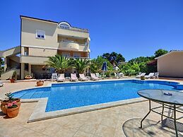 Boutique Apartment With Pool in Medulin