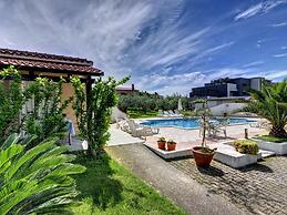 Boutique Apartment With Pool in Medulin