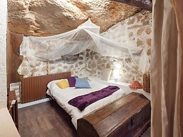 Rural Holiday Home in Tolva near near Mont Rebei Lake
