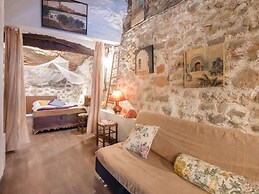 Rural Holiday Home in Tolva near near Mont Rebei Lake