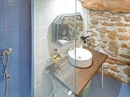 Rural Holiday Home in Tolva near near Mont Rebei Lake