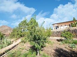 Appealing Holiday Home in La Escalona With Mountain Views