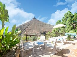 Appealing Holiday Home in La Escalona With Mountain Views