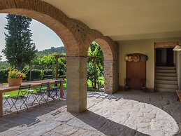 Belvilla by OYO Villa on an Organic Wine Estate