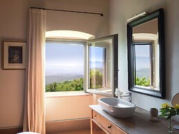 Belvilla by OYO Villa on an Organic Wine Estate