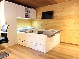 Mountain View Holiday Home in Binntal near Lengtal Deck