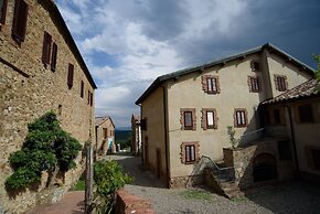 Apartment in Tuscany With Pool