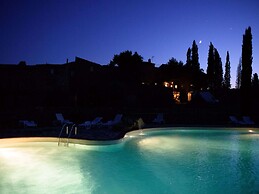 Apartment in Tuscany With Shared Pool