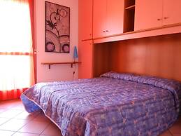 Sun Drenched Seaside Holiday Home with Pool near Venice