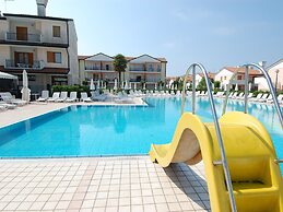 Sun Drenched Seaside Holiday Home with Pool near Venice