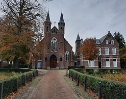 Brand New Chalet Near the Oosterschelde