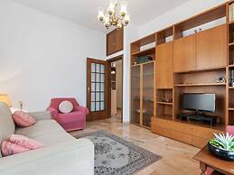 Spacious Apartment in Lavagna near Sea & City Center