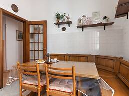 Spacious Apartment in Lavagna near Sea & City Center