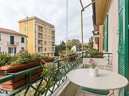 Spacious Apartment in Lavagna near Sea & City Center