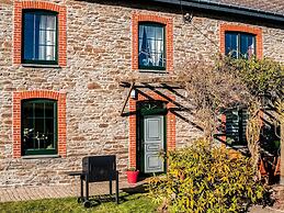 Pretty Farmhouse in Houffalize With Courtyard