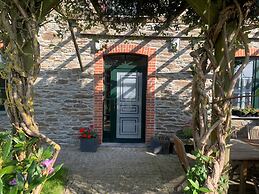 Pretty Farmhouse in Houffalize With Courtyard