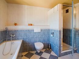 Pretty Farmhouse in Houffalize With Courtyard