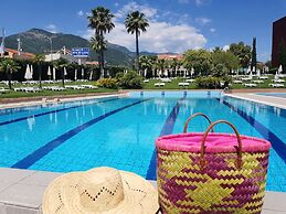 Tastefully Furnished Apartment Near the Sea