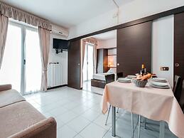 Tastefully Furnished Apartment Near the Sea