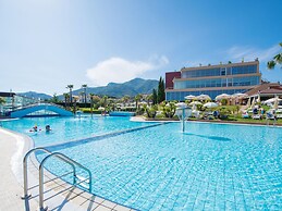 Tastefully Furnished Apartment Near the Sea