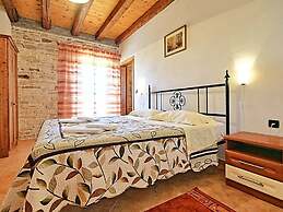 Authentic Villa in Tinjan With Private Pool