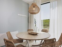 Luxury Lodge with 2 Bathrooms near Markermeer