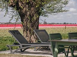 Luxury Lodge with 2 Bathrooms near Markermeer