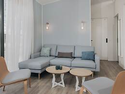 Luxury Lodge with 2 Bathrooms near Markermeer