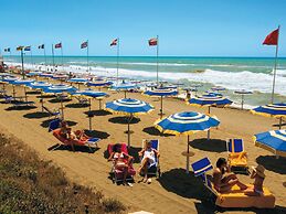 Belvilla by OYO Baia Domizia Villaggio Camping E3